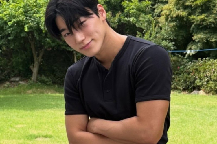 米蘭街頭同框引發戀情猜測？ATEEZ San所同行女子身分曝光