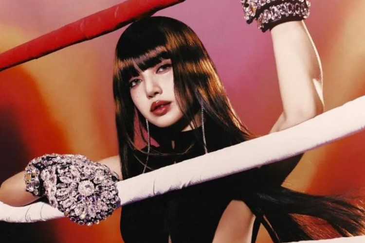 BLACKPINK 成員 Lisa 以《SaWaDiKa》在 Billboard Hot 100 榜單上取得佳績。