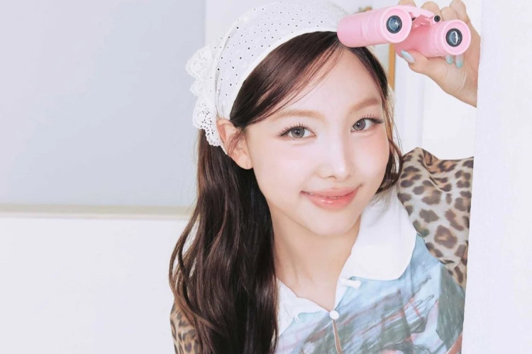 TWICE成員奈妍正式以個人身份回歸，時隔兩年半，現已發行新單曲！